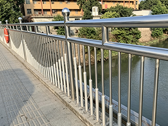 T028 الفولاذ المقاوم للصدأ River Guardrail 